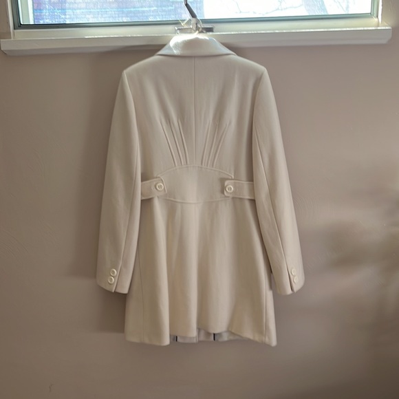 NWOT Women’s Ivory Peacoat (US M) - Picture 7 of 10